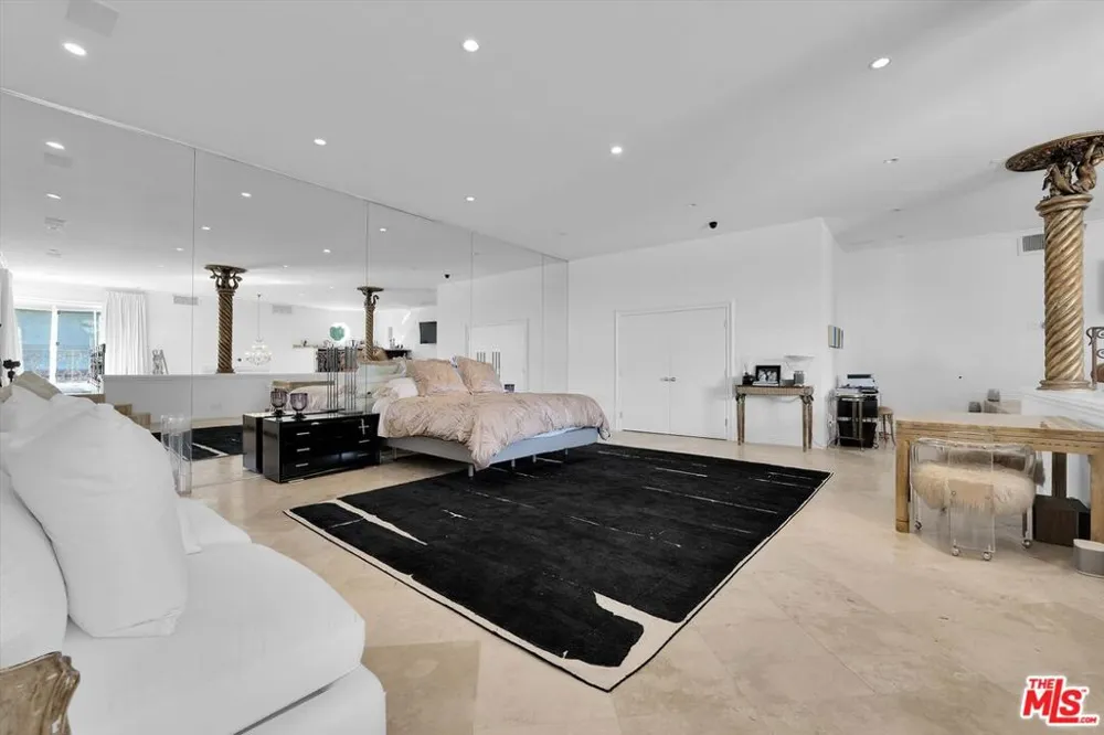 1300 Summitridge Drive Beverly Hills, CA 90210