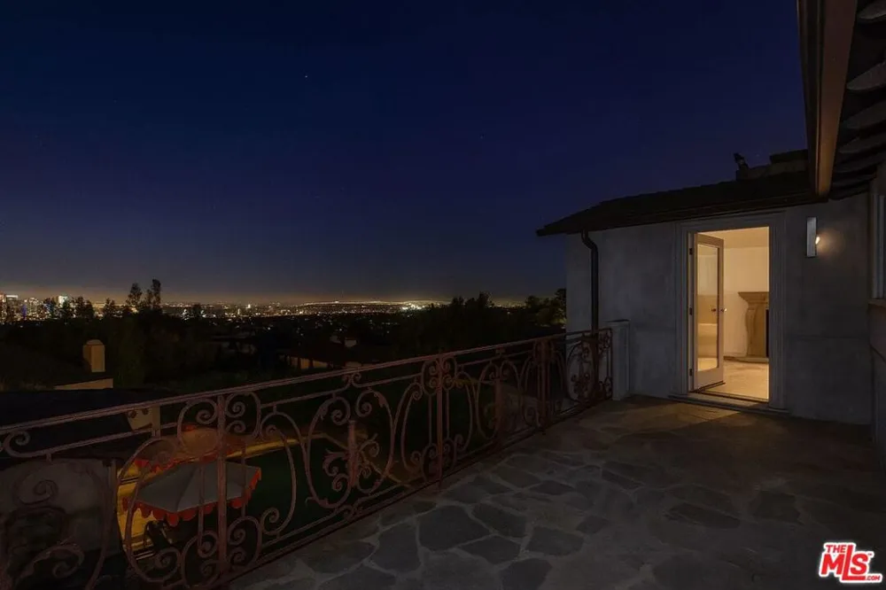 1300 Summitridge Drive Beverly Hills, CA 90210