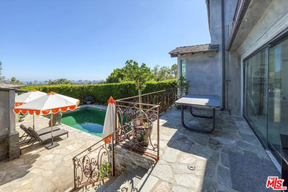 1300 Summitridge Drive Beverly Hills, CA 90210