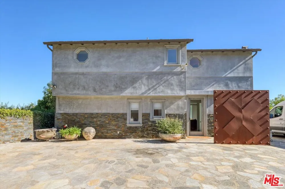 1300 Summitridge Drive Beverly Hills, CA 90210
