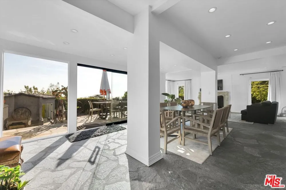 1300 Summitridge Drive Beverly Hills, CA 90210