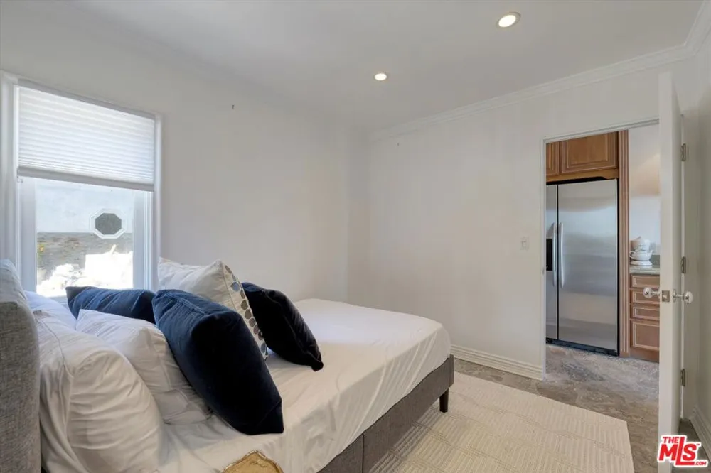 1300 Summitridge Drive Beverly Hills, CA 90210