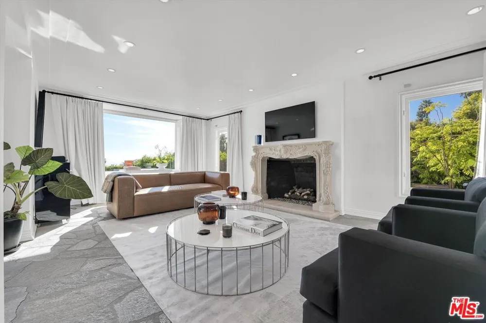 1300 Summitridge Drive Beverly Hills, CA 90210