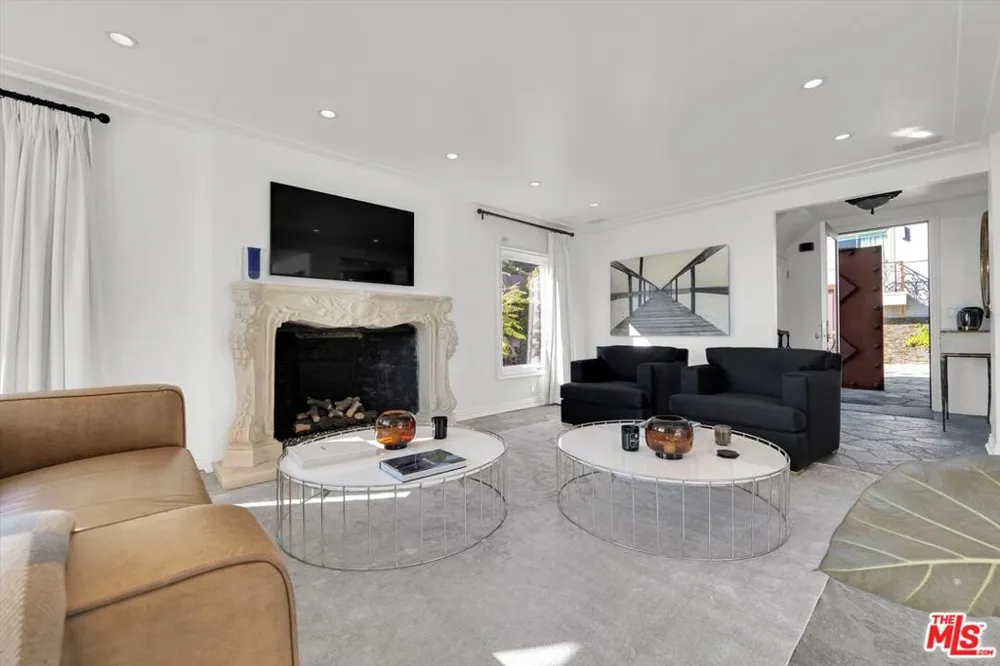 1300 Summitridge Drive Beverly Hills, CA 90210