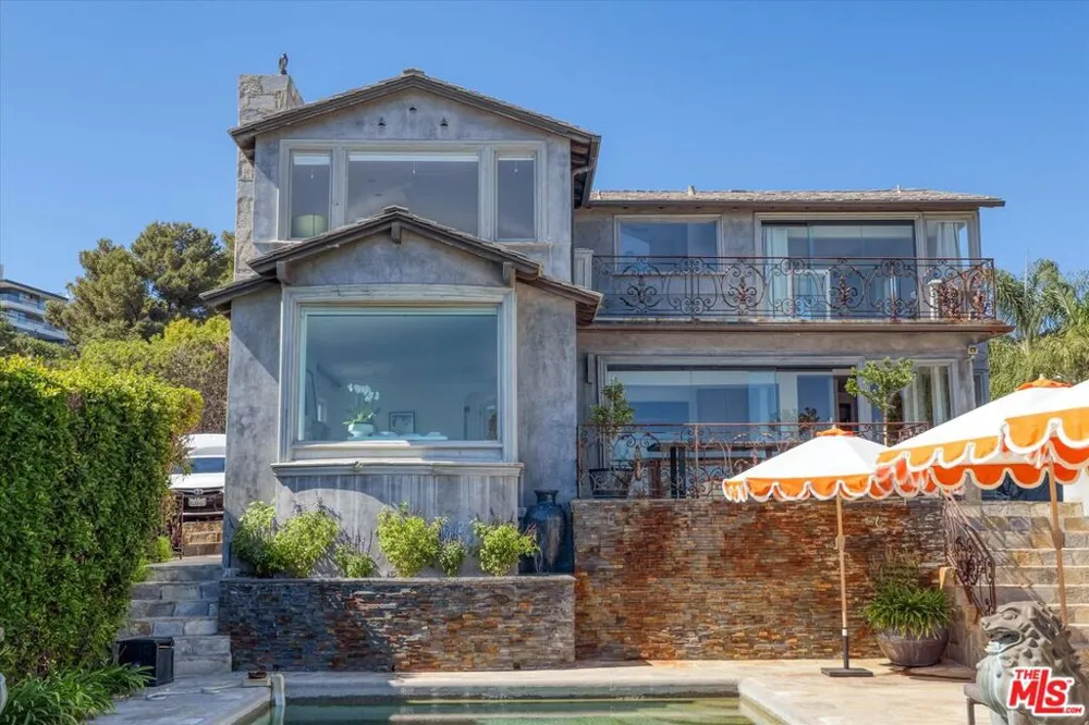 1300 Summitridge Drive Beverly Hills, CA 90210