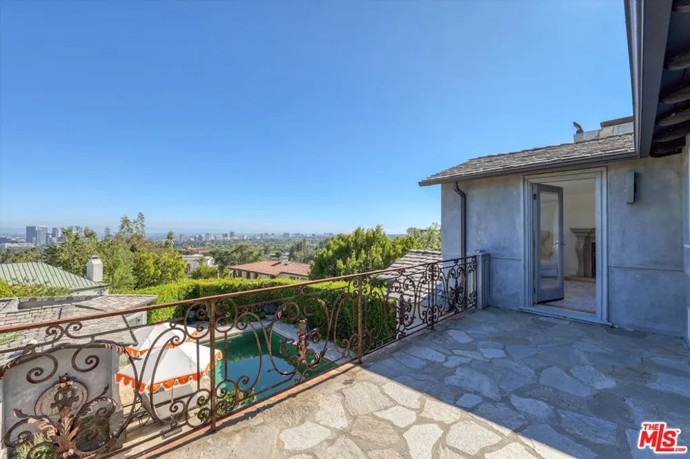 1300 Summitridge Drive Beverly Hills, CA 90210