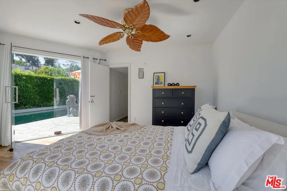1300 Summitridge Drive Beverly Hills, CA 90210
