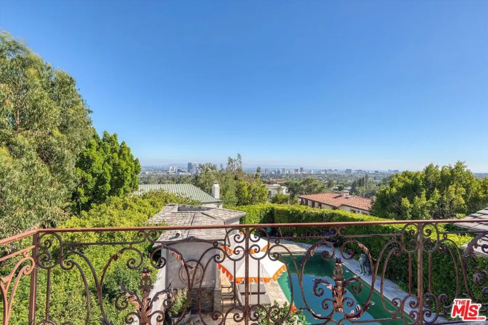 1300 Summitridge Drive Beverly Hills, CA 90210
