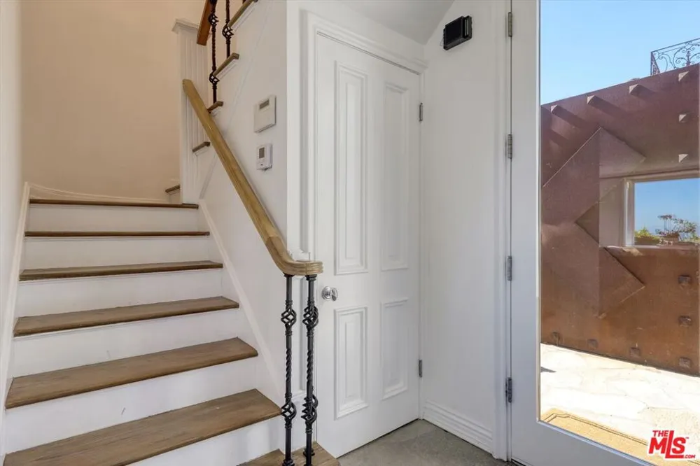1300 Summitridge Drive Beverly Hills, CA 90210