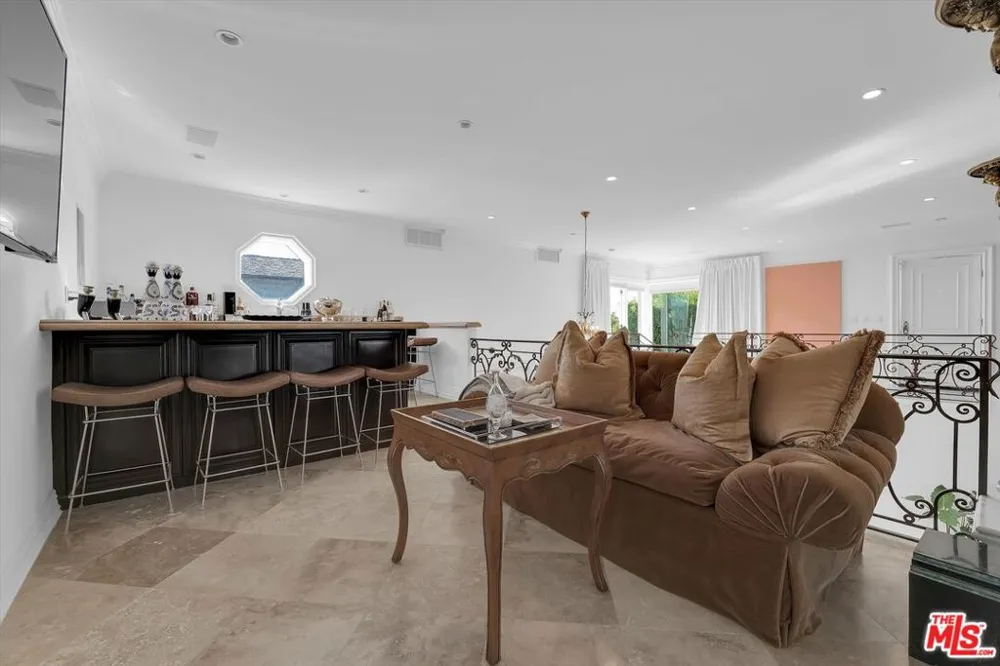 1300 Summitridge Drive Beverly Hills, CA 90210
