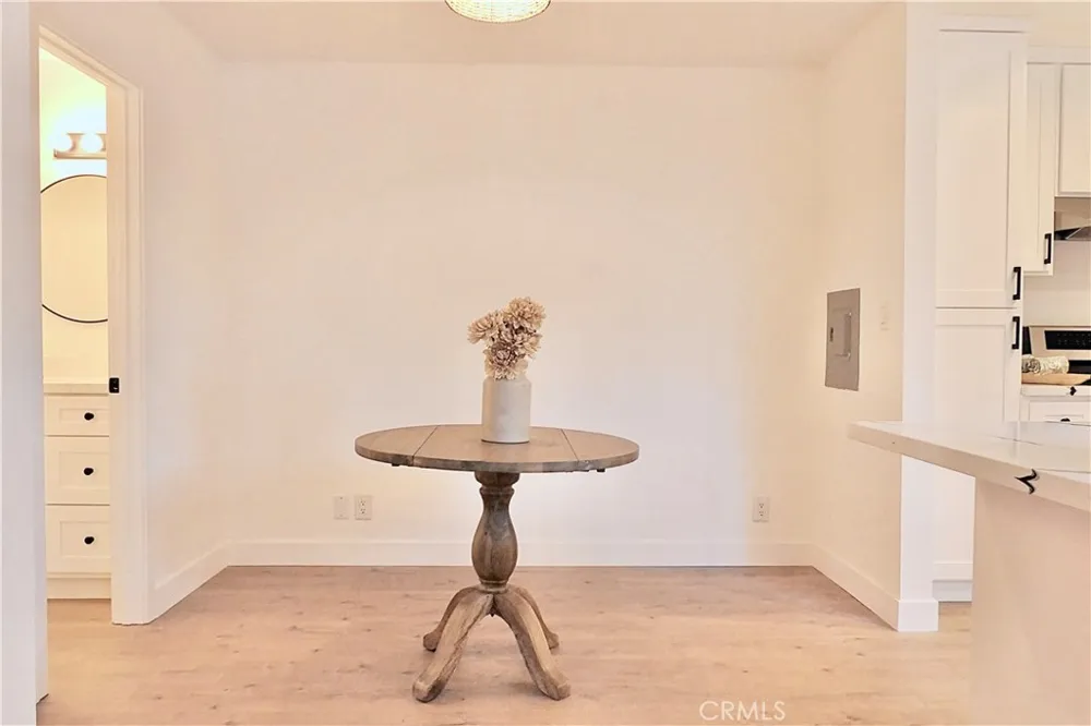7300 Lennox #J3 Van Nuys, CA 91405