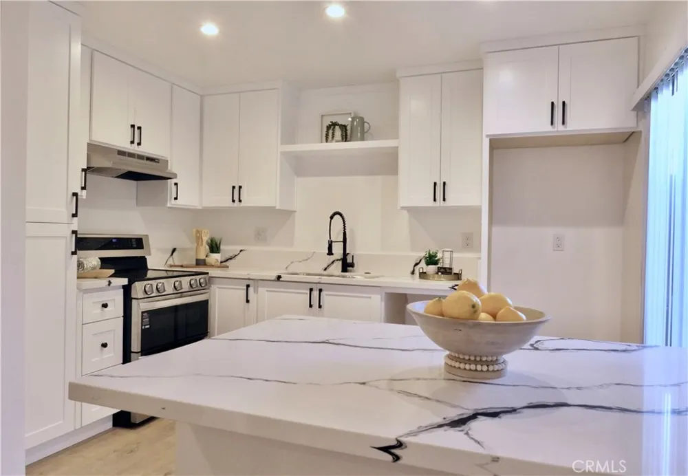 7300 Lennox #J3 Van Nuys, CA 91405