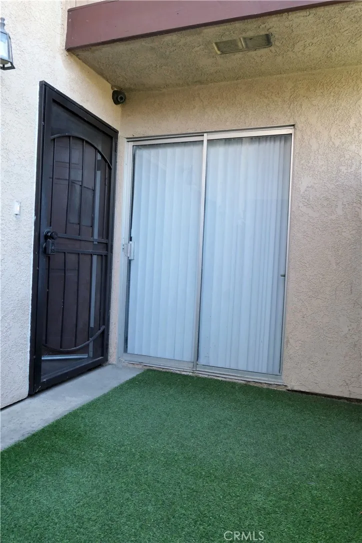 7300 Lennox #J3 Van Nuys, CA 91405