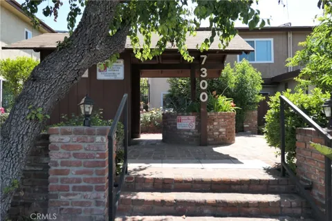 7300 Lennox #J3