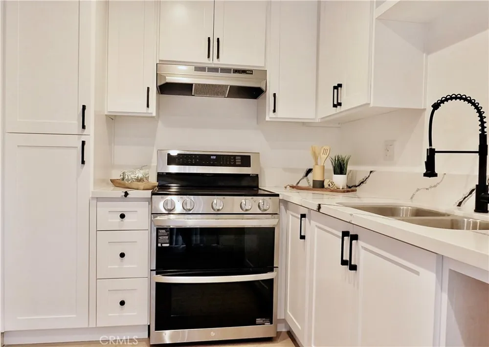 7300 Lennox #J3 Van Nuys, CA 91405