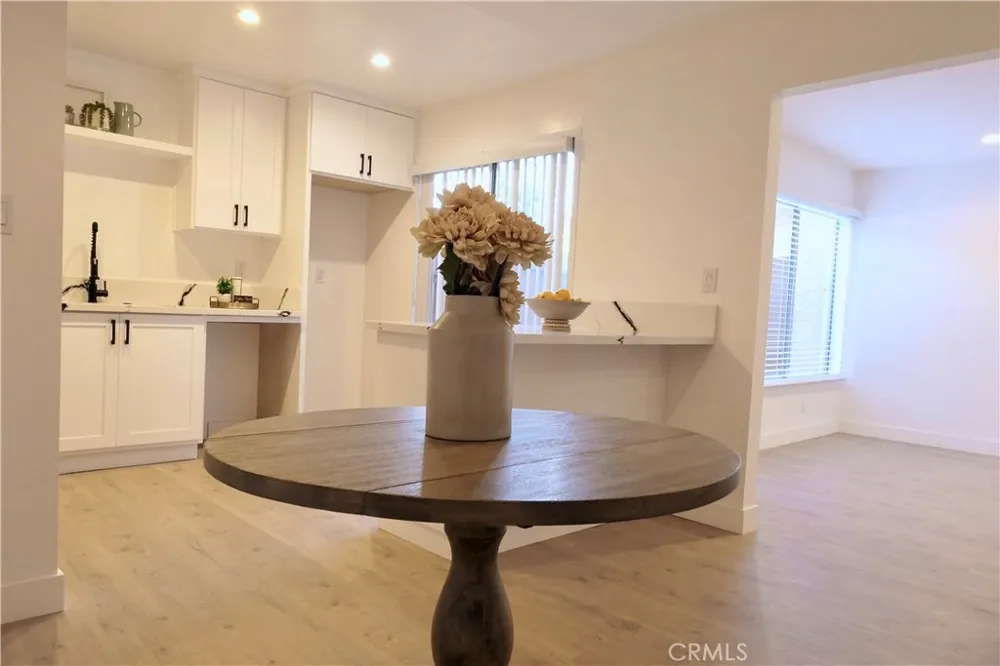 7300 Lennox #J3 Van Nuys, CA 91405
