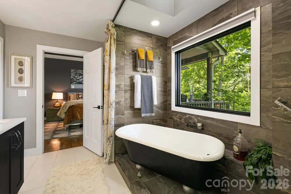 5 Saddle Ridge Fletcher, NC 28732