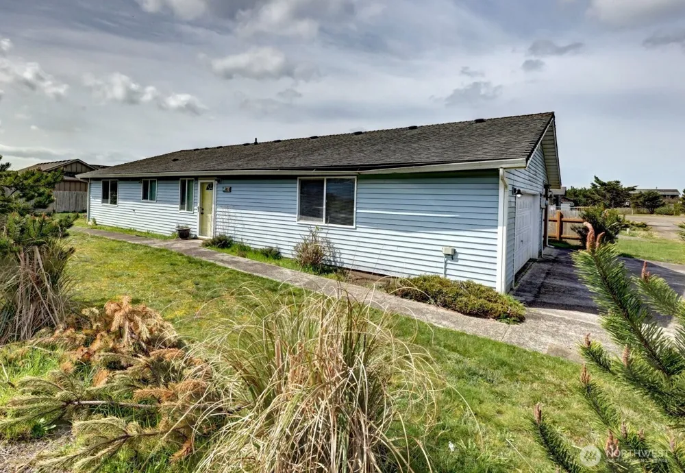 816 325th Street Ocean Park, WA 98640
