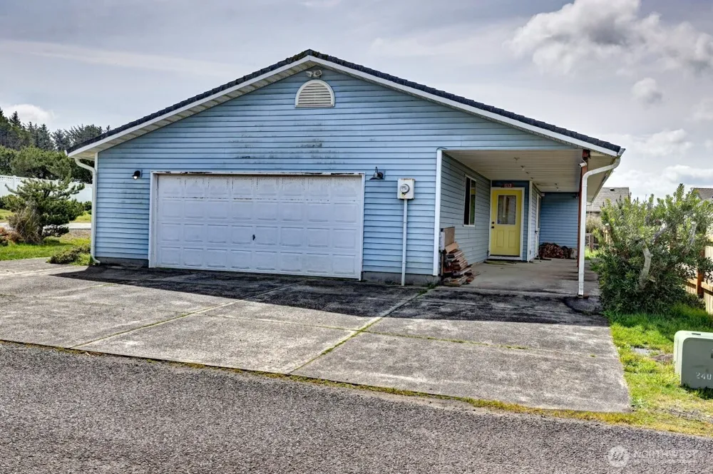816 325th Street Ocean Park, WA 98640