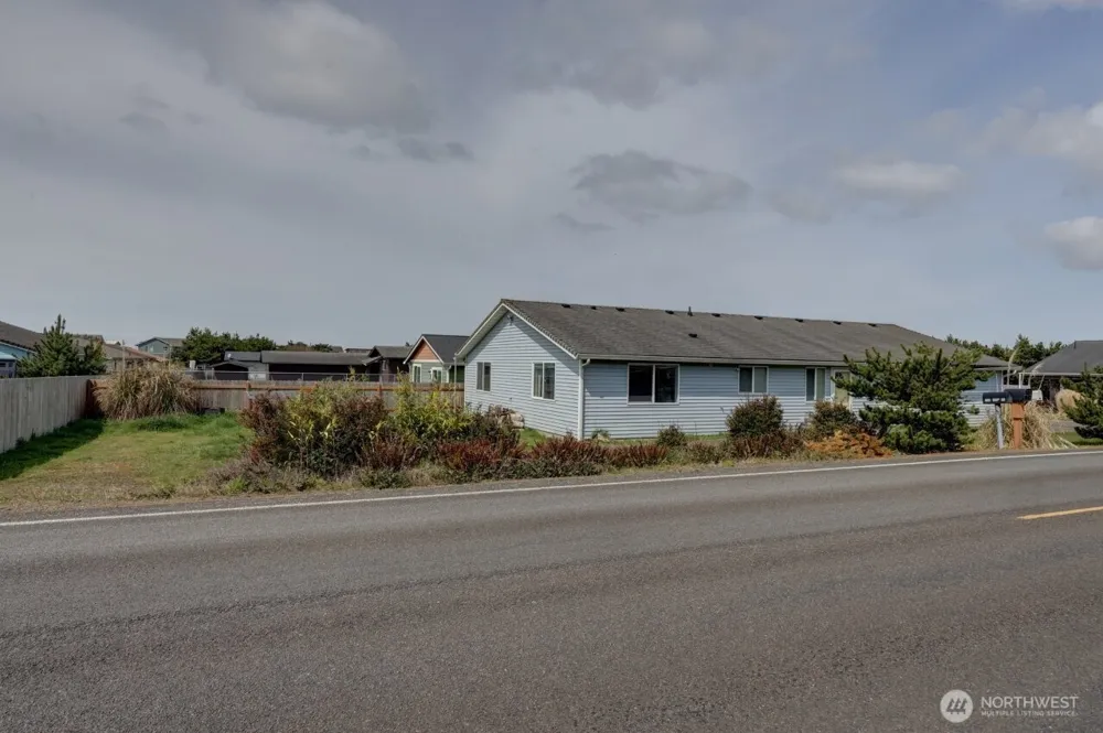 816 325th Street Ocean Park, WA 98640