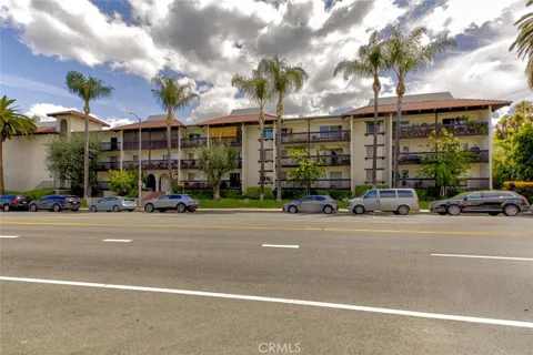 5334 Lindley Avenue #337