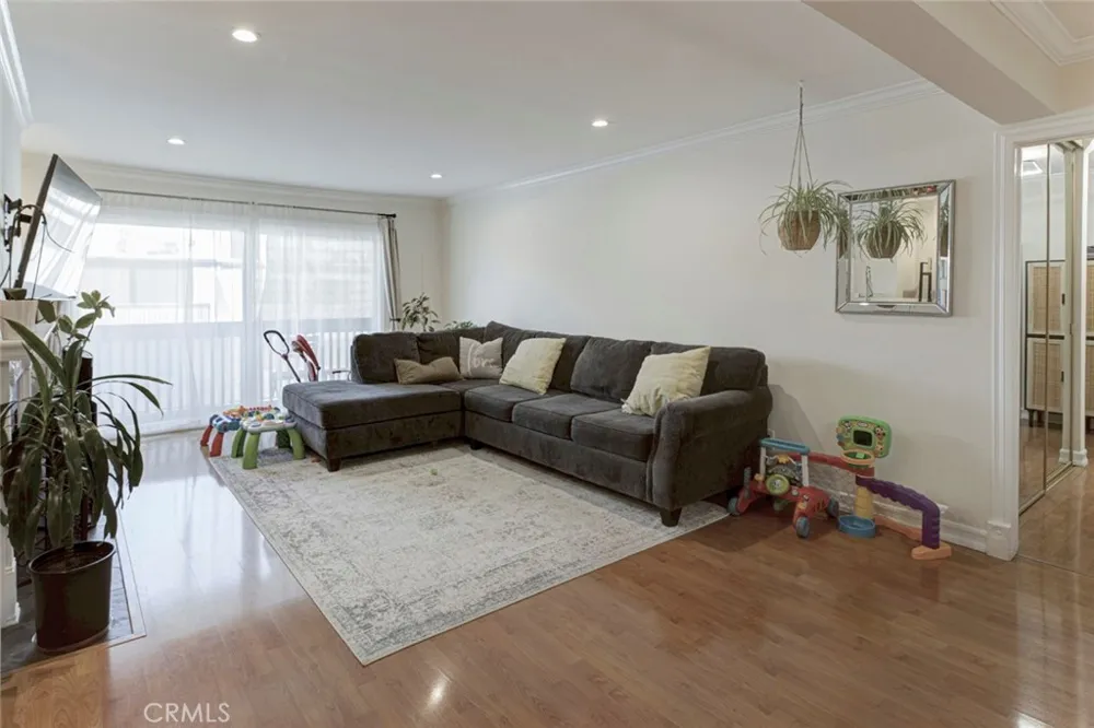 5334 Lindley Avenue #337 Encino, CA 91316