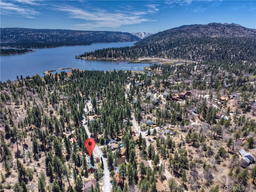 1099 Canyon Fawnskin, CA 92333