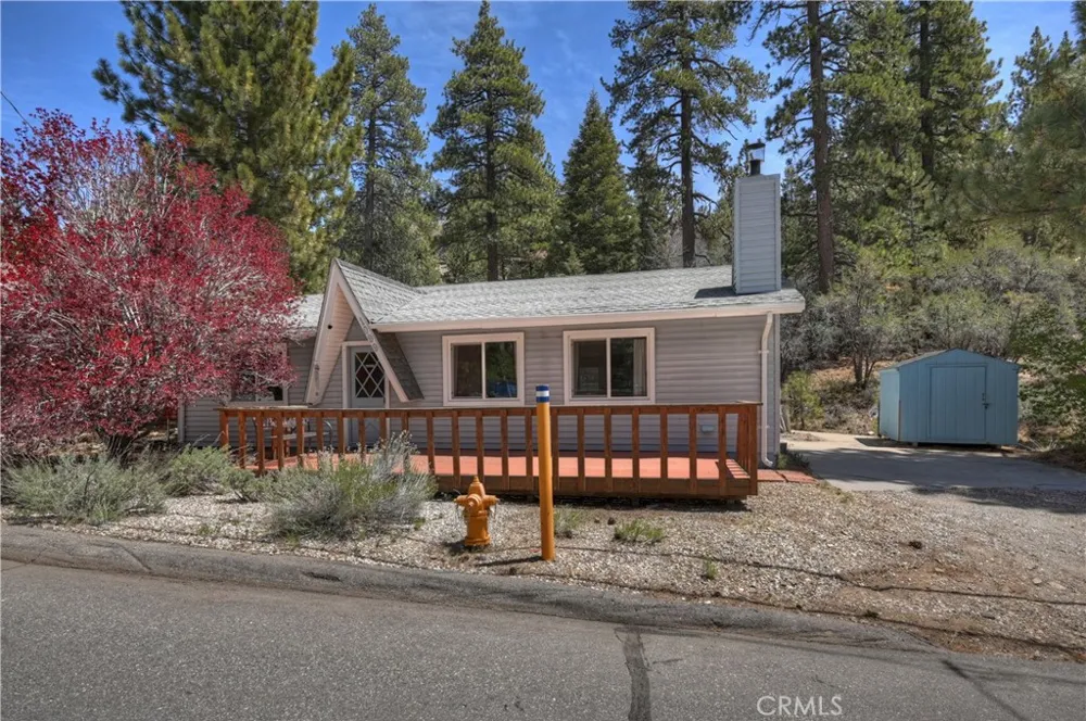 1099 Canyon Fawnskin, CA 92333
