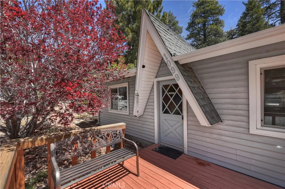 1099 Canyon Fawnskin, CA 92333