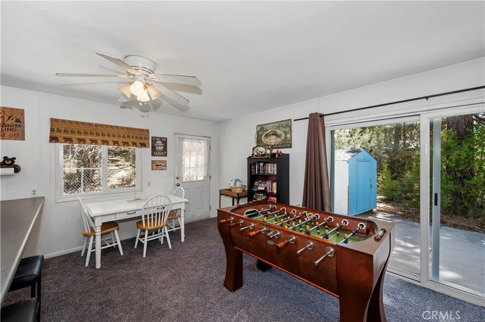 1099 Canyon Fawnskin, CA 92333