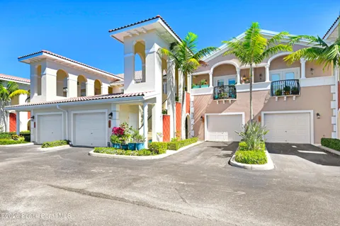 127 Lancha Circle #203