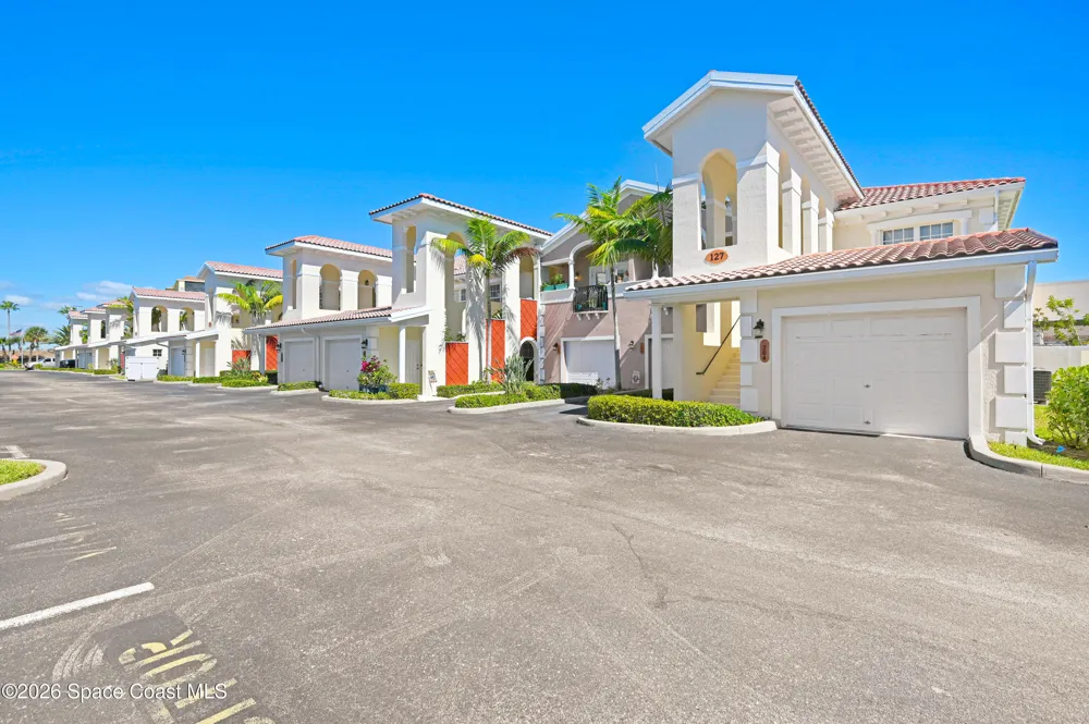 127 Lancha Circle #203 Indian Harbour Beach, FL 32937