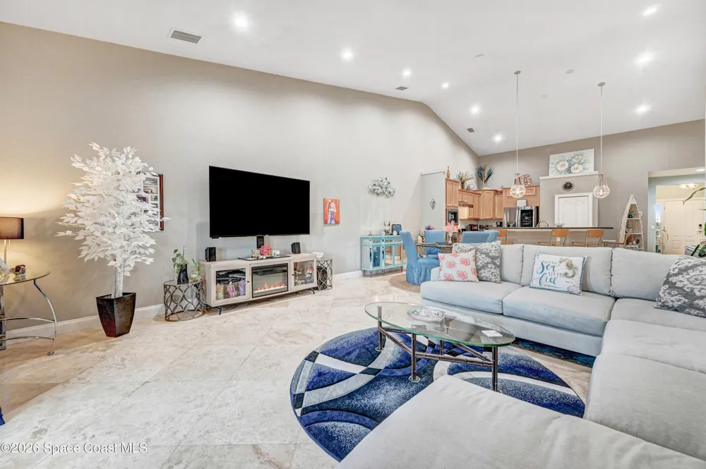 127 Lancha Circle #203 Indian Harbour Beach, FL 32937
