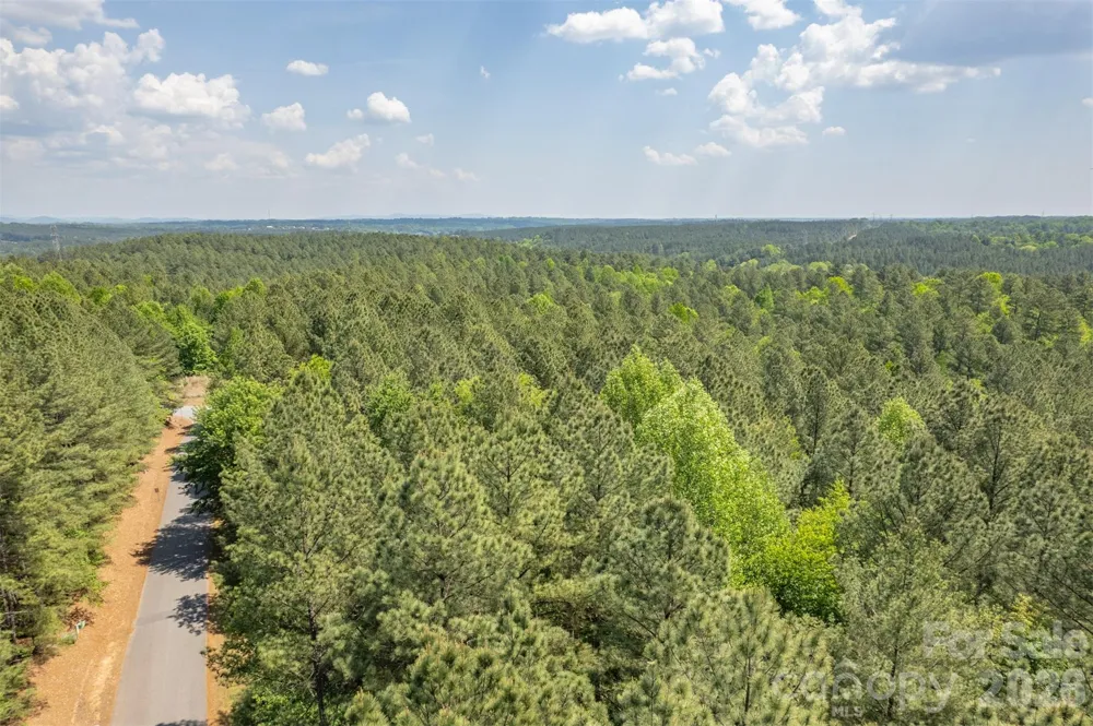 1518 W Paradise Harbor Drive Connelly Springs, NC 28612