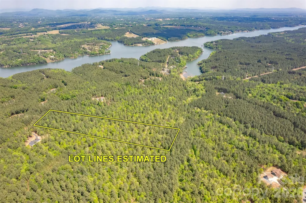 1518 W Paradise Harbor Drive Connelly Springs, NC 28612