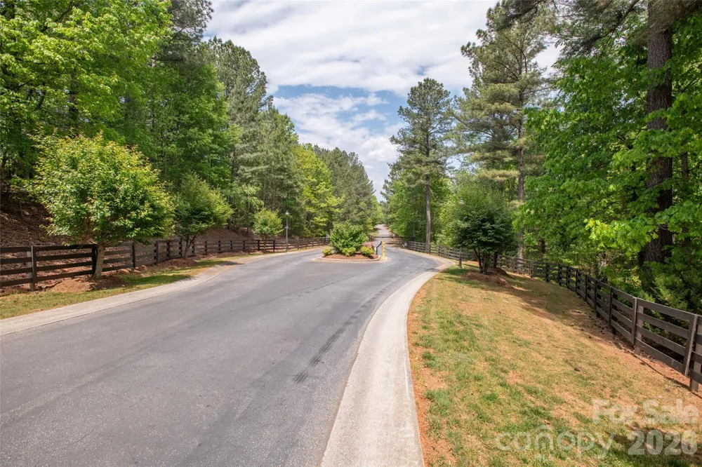 1518 W Paradise Harbor Drive Connelly Springs, NC 28612