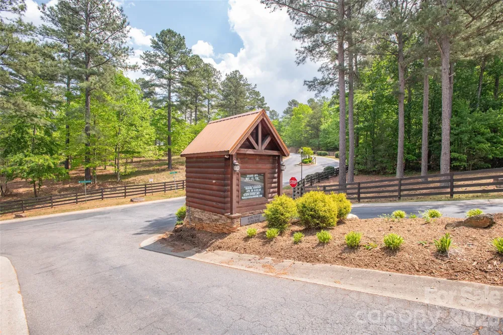 1518 W Paradise Harbor Drive Connelly Springs, NC 28612