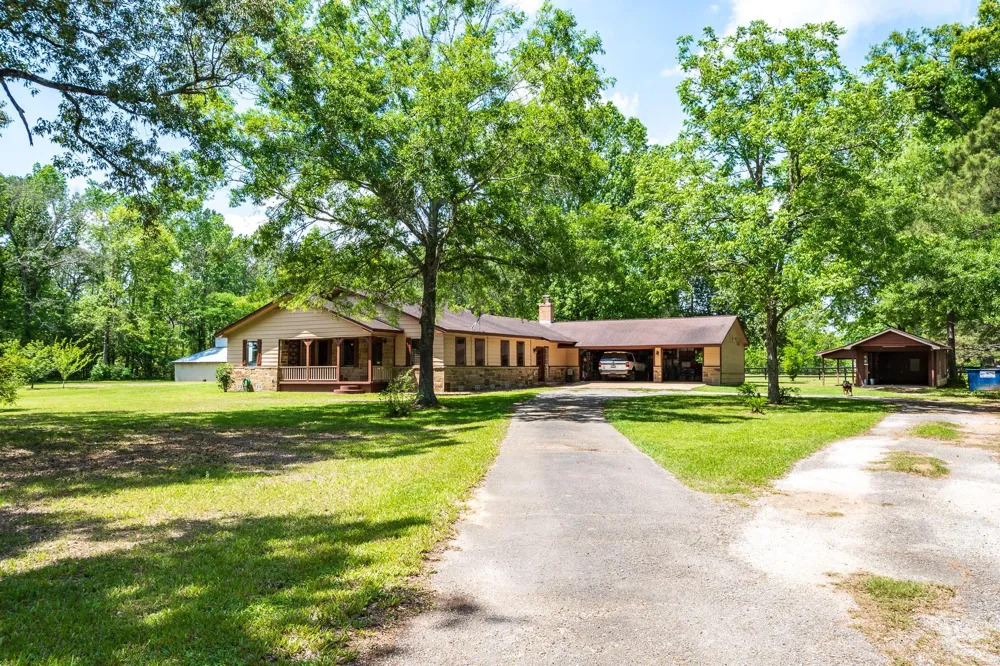 2870 Fostoria Tram Road Cleveland, TX 77328