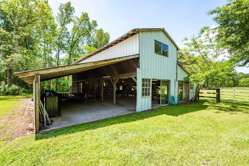 2870 Fostoria Tram Road Cleveland, TX 77328