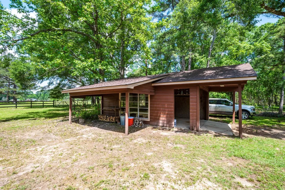 2870 Fostoria Tram Road Cleveland, TX 77328