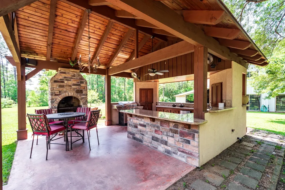 2870 Fostoria Tram Road Cleveland, TX 77328