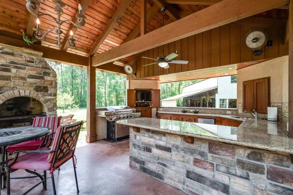 2870 Fostoria Tram Road Cleveland, TX 77328