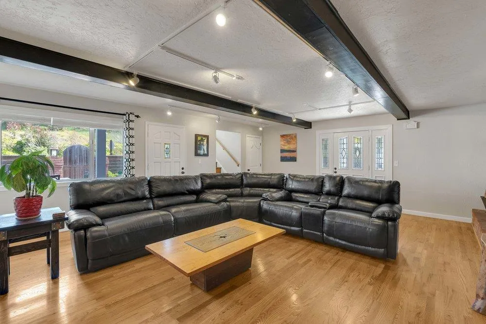61 Ocean Street Davenport, CA 95017