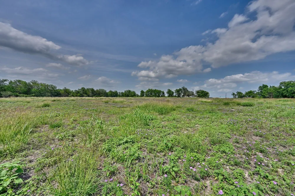 544 E Fm 1291 Round Top, TX 78954