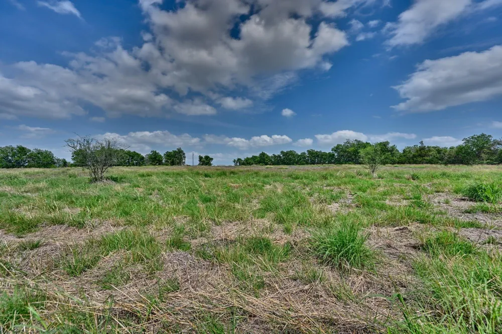 544 E Fm 1291 Round Top, TX 78954