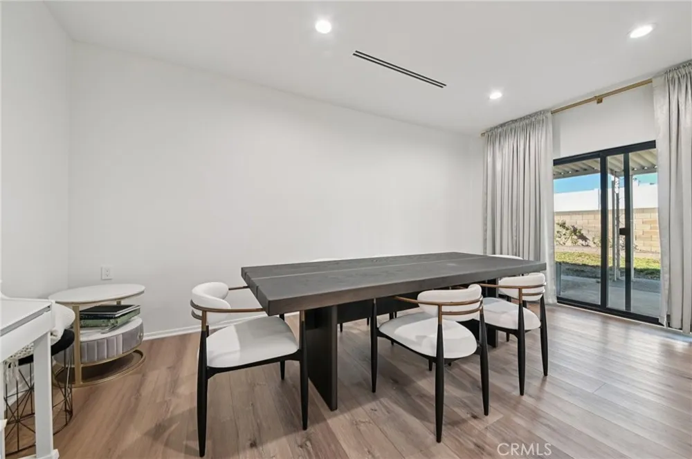 15937 Londelius Street North Hills, CA 91343