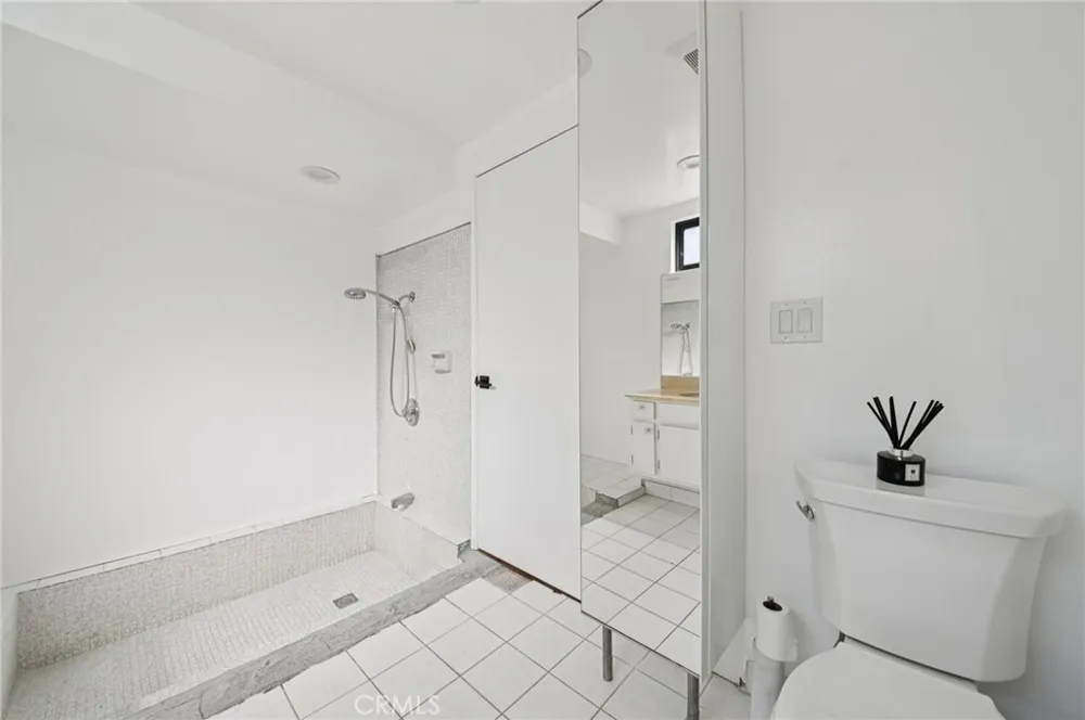 15937 Londelius Street North Hills, CA 91343
