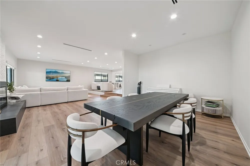 15937 Londelius Street North Hills, CA 91343