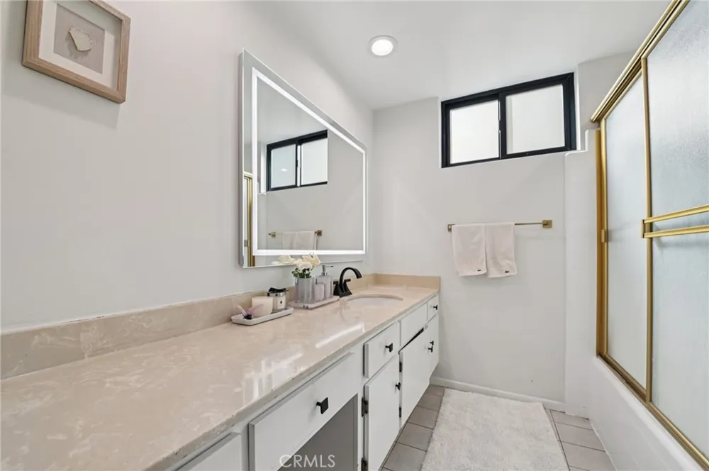 15937 Londelius Street North Hills, CA 91343