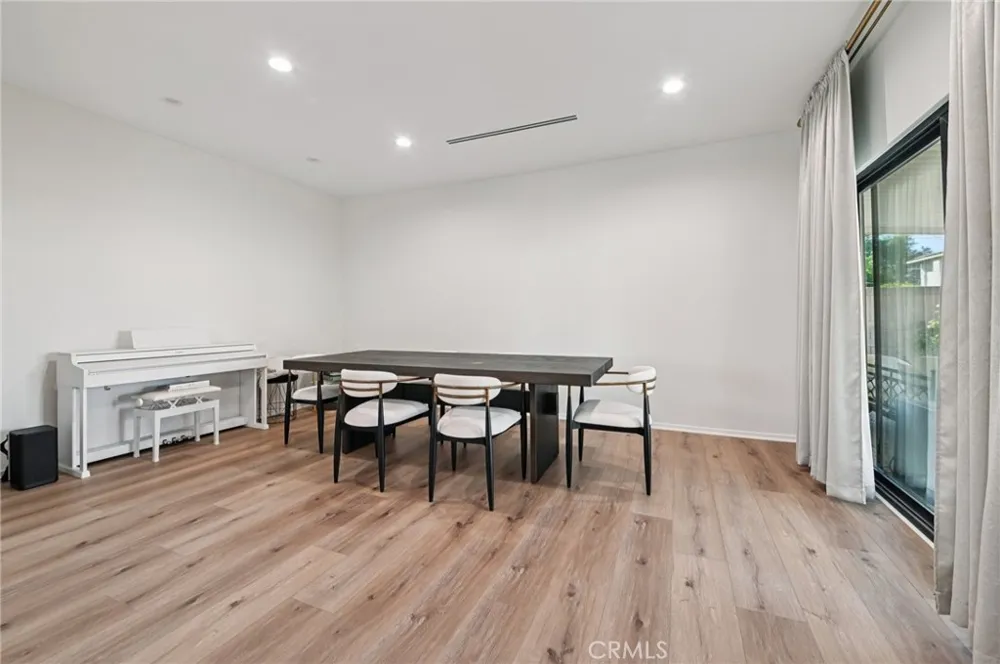 15937 Londelius Street North Hills, CA 91343